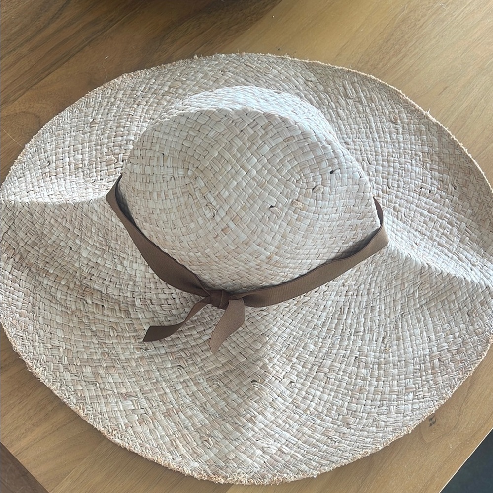 LOLA FOLDABLE TRAVEL HAT.